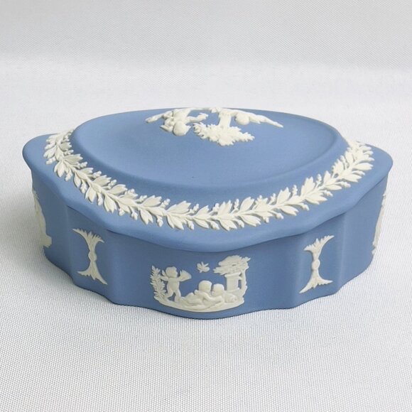 Wedgwood Vintage Trinket Box Jasperware Cupids Angels Pegasus England 1940’s - Picture 1 of 11